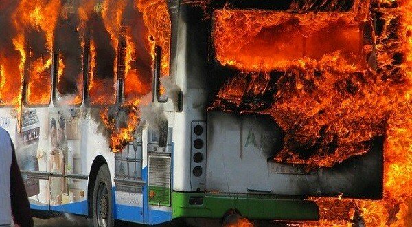 На МКАД загорелся автобус в районе Ясенево