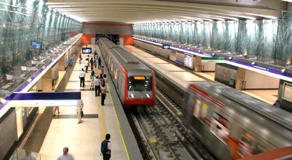Два взрыва прогремело в метро Сантьяго