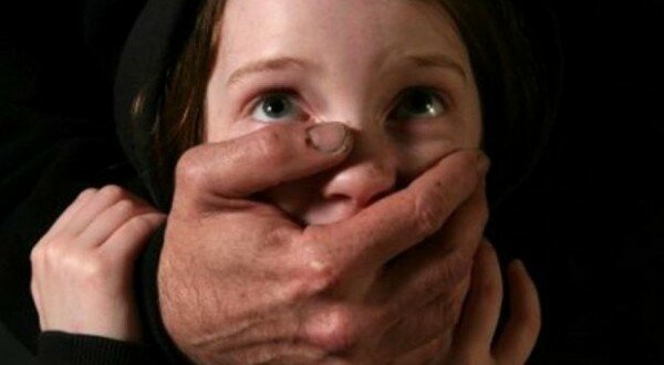 В Ленобласти неизвестный изнасиловал 15-летнюю девочку