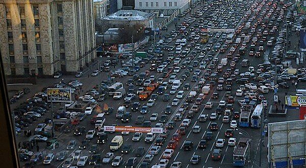 Санкт-Петербург и Москва — одни из самых загруженных автомобилями городов в мире